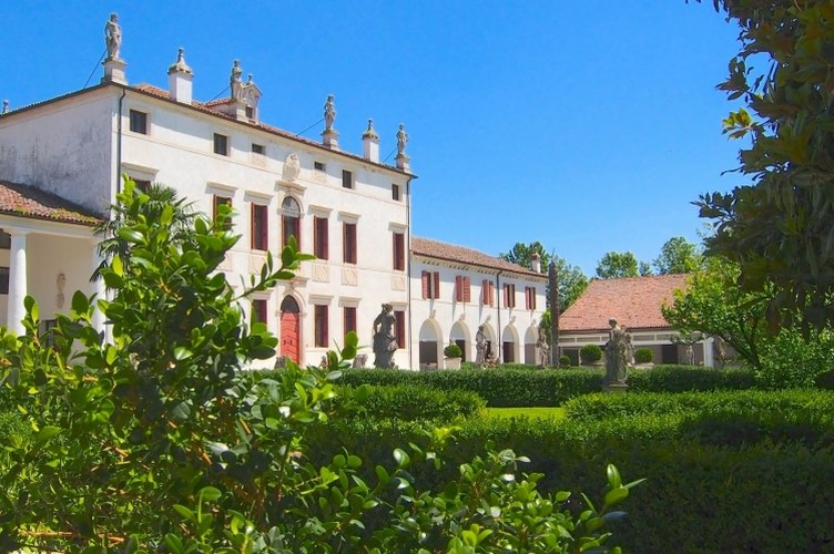Villa Canal
