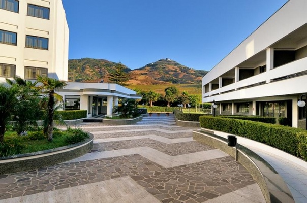 Mirabeau Park Hotel