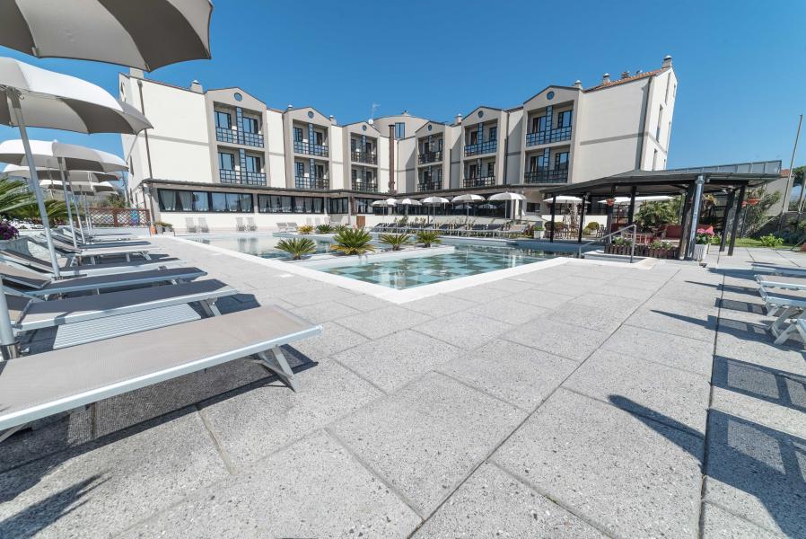 River Park Hotel 